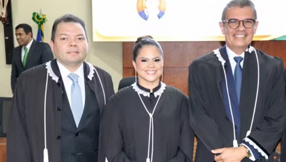 Primeira advogada nomeada juíza titular toma posse no TRE-PI