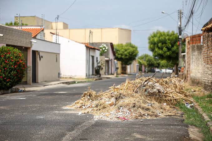 Ação popular pede fiscalização de contratos de limpeza urbana em Teresina