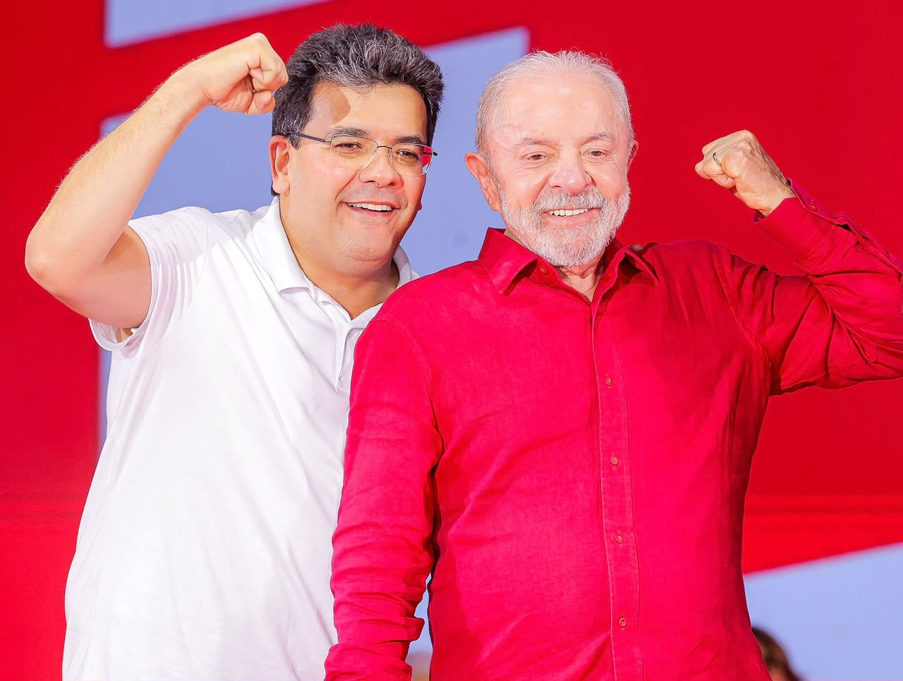 Ao lado de Lula, Rafael Fonteles comemora fim da escala 6x1 e perdão de dívidas do MEI